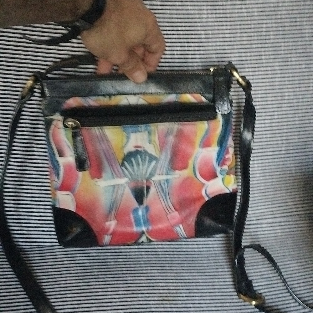 Rare sharif Artistic Expressions is one of a kind hand painted crossbody bag. - Picture 5 of 12